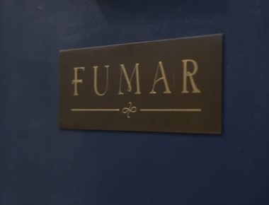 Rafael González Coronas de Lonsdales at Fumar: Elegance in Every Detail