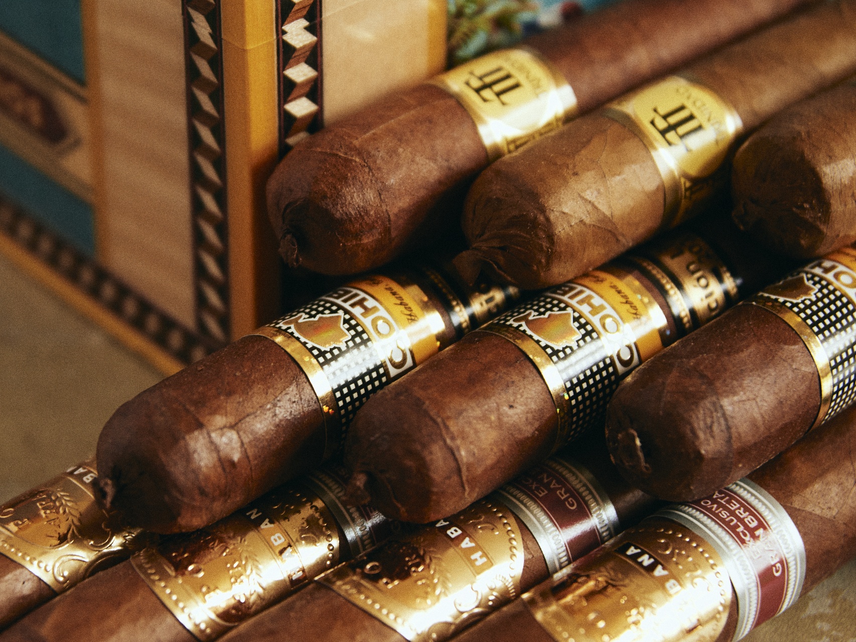 Support Cigar Keep